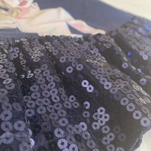 Part of 2/15$ Disney Frozen 3T shirt fits 2T - Picture 4 of 4